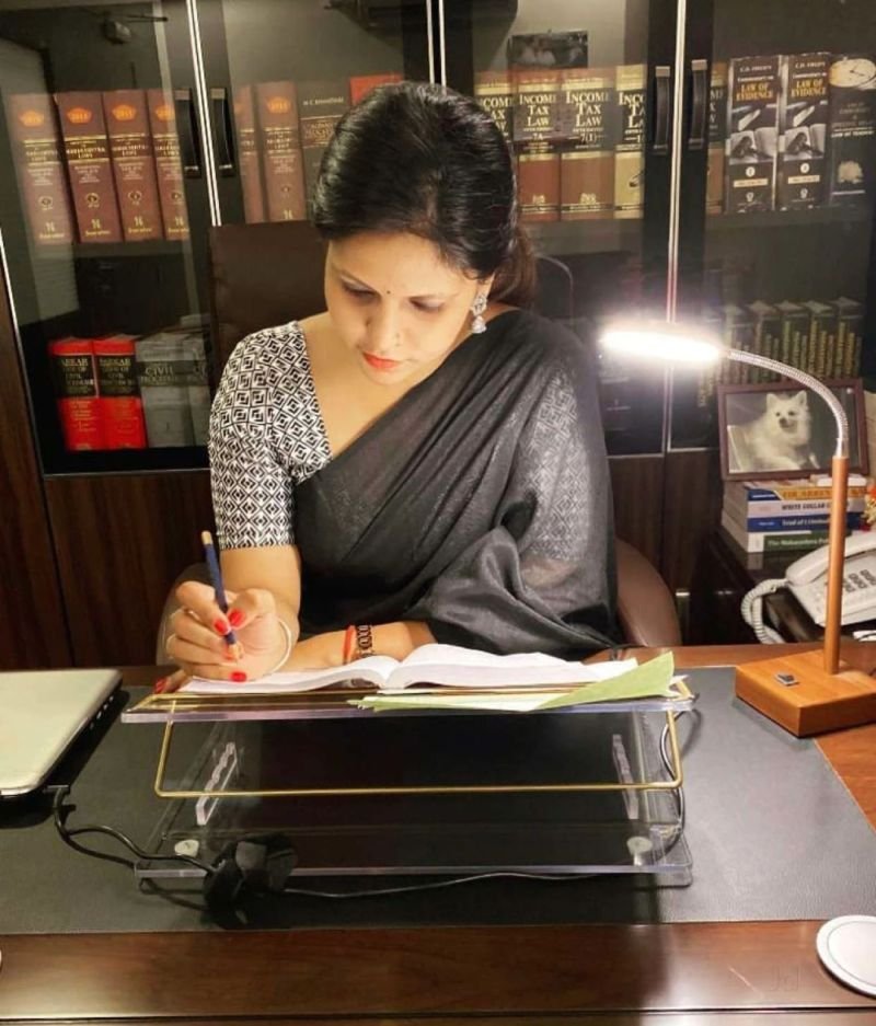advocate aradhana singh